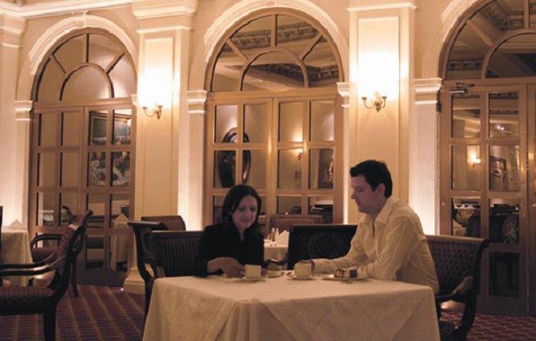 San Pedro Garza Garcia Safi Royal Luxury Valle מסעדה תמונה A restaurant in Tehran
