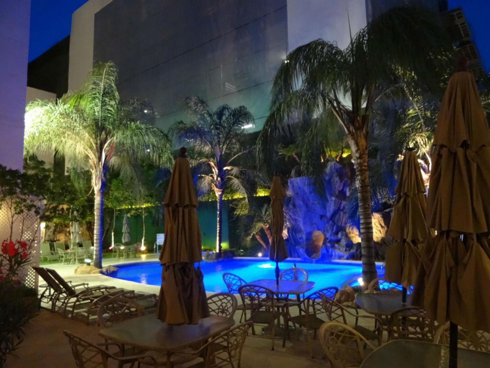 San Pedro Garza Garcia Safi Royal Luxury Valle מראה חיצוני תמונה Hotel's pool