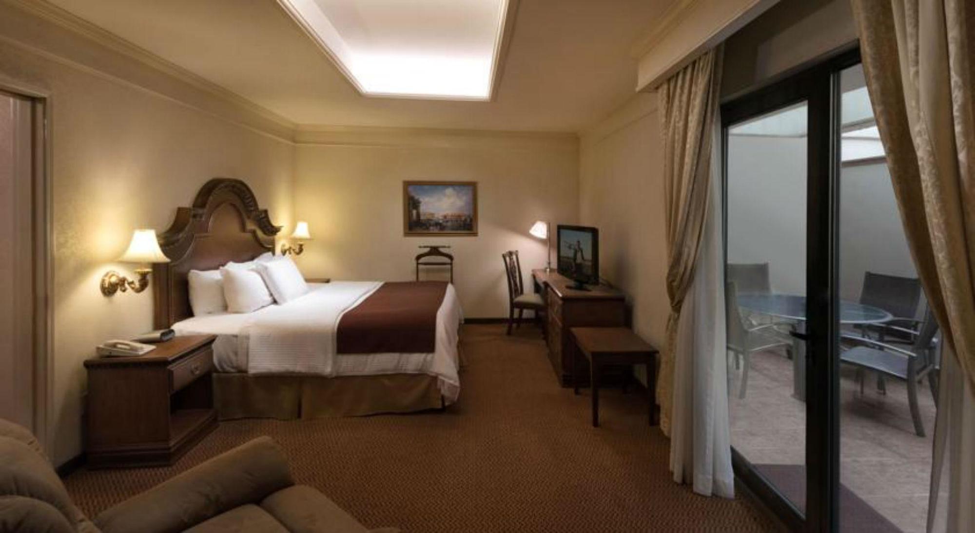 San Pedro Garza Garcia Safi Royal Luxury Valle מראה חיצוני תמונה A room at the hotel